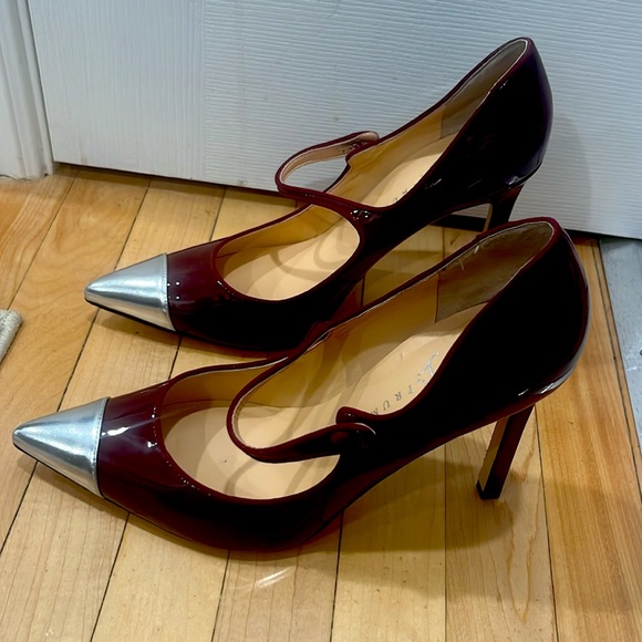 Ivanka Trump burgundy patent shoes. - Picture 2 of 6